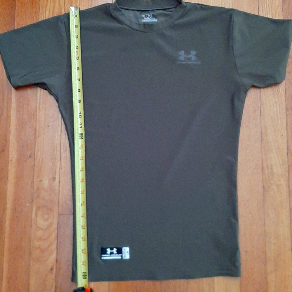 Under Armour shirt/tee